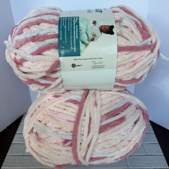 Bernat Other - 2 Bernat Baby Blanket Yarn Raspberry Kisses Pink White Super Bulky 10.5oz 220yds